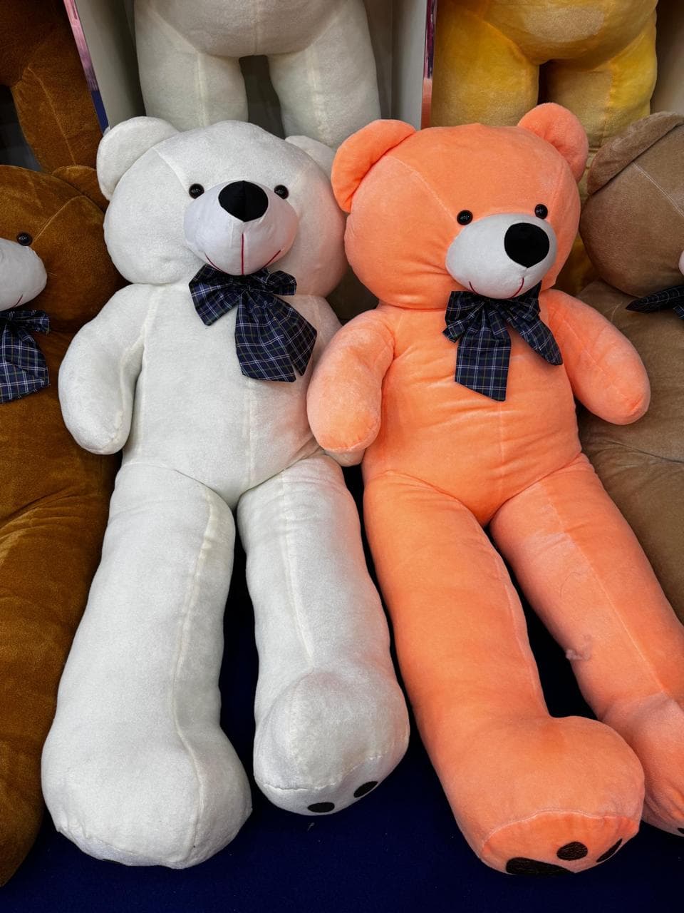 🧸 Medium Teddy Bear – Perfect Hug Size